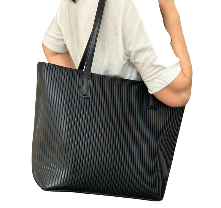 Microfiber Large Tote with Magnet Closure